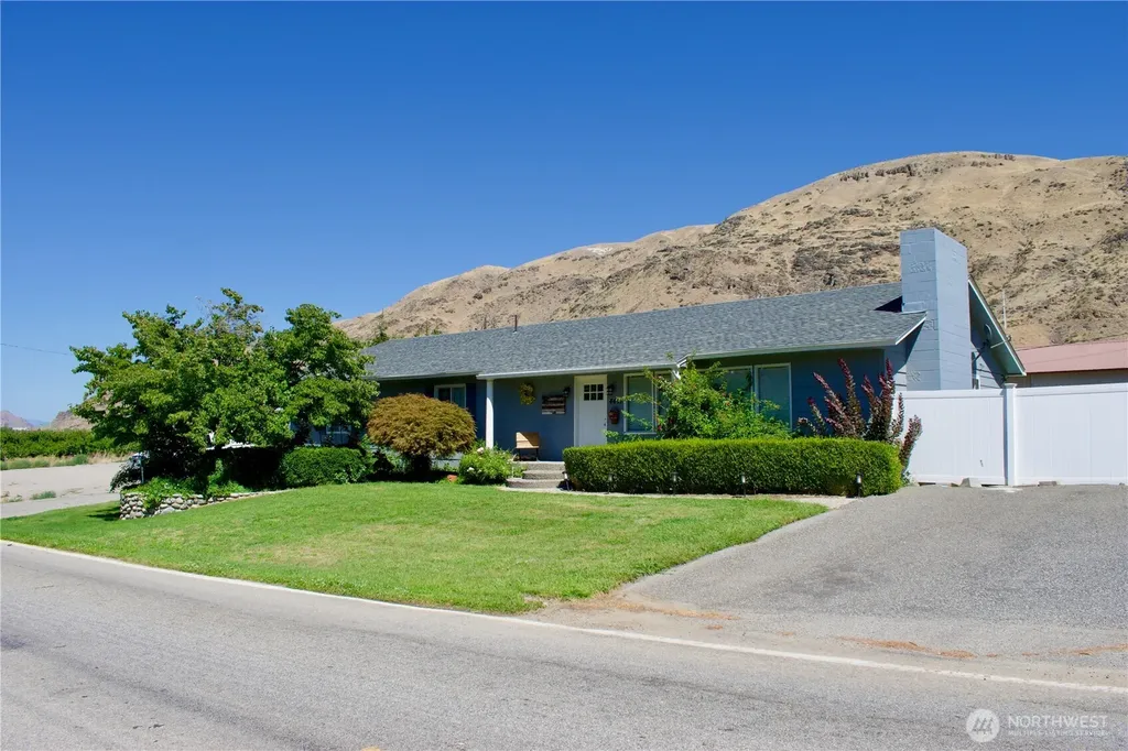 4477 NW Cascade Avenue East Wenatchee WA 98802