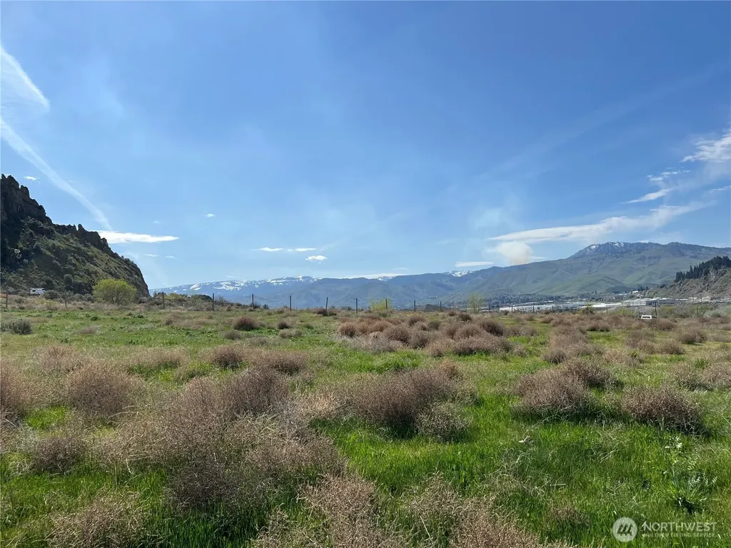 4477 NW Cascade Avenue East Wenatchee WA 98802