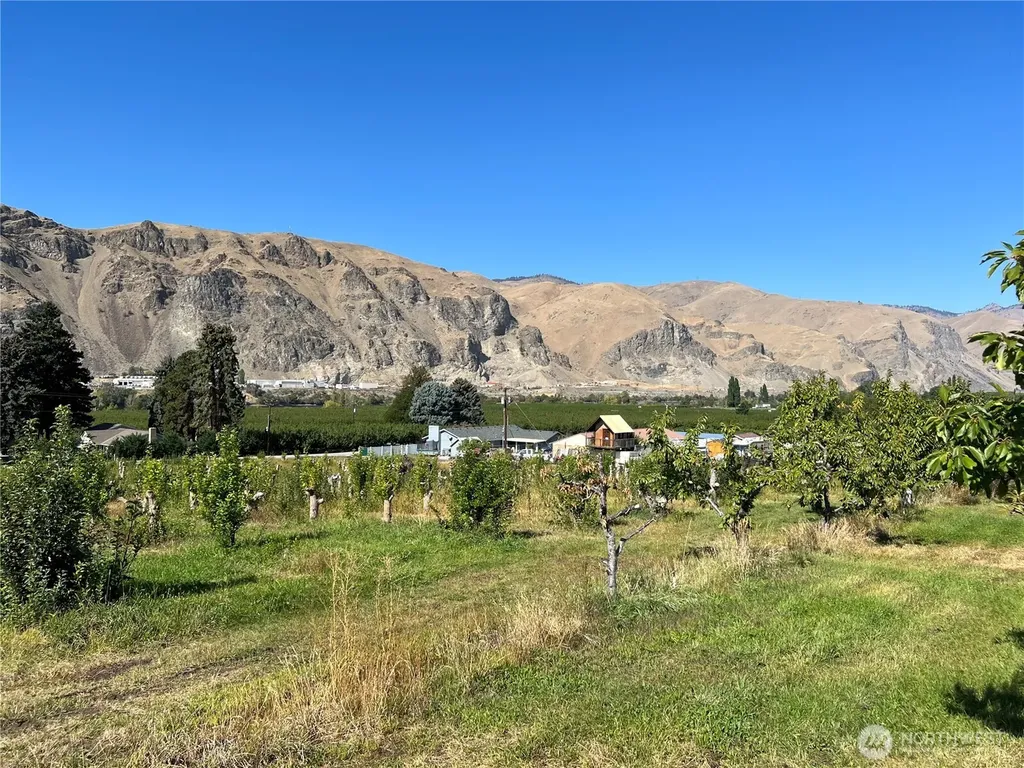 4477 NW Cascade Avenue East Wenatchee WA 98802