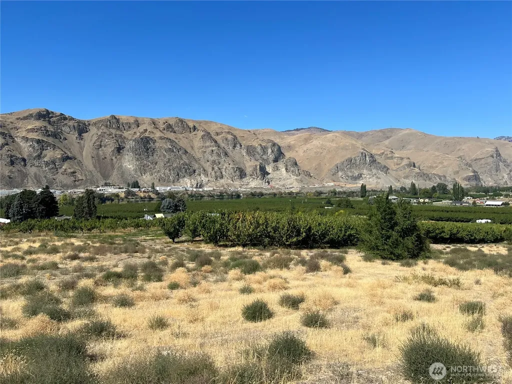 4477 NW Cascade Avenue East Wenatchee WA 98802
