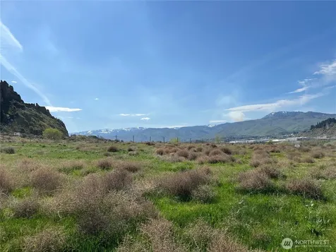 4477 NW Cascade Avenue East Wenatchee WA 98802