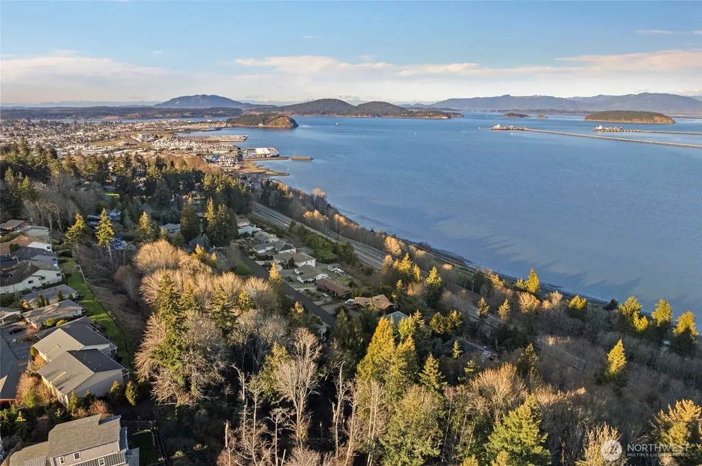 4224 Mitchell Drive Anacortes WA 98221
