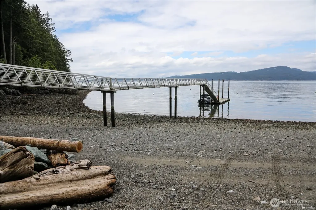 0 Peavine Way Obstruction Island WA 98279