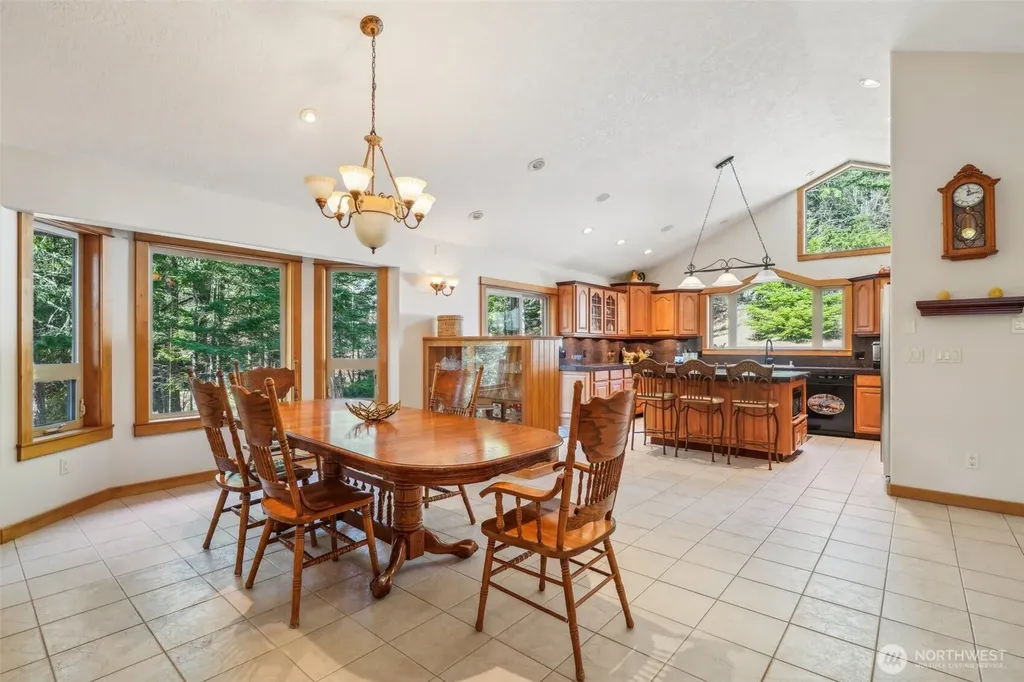 232 Upper Lakeview Road Underwood WA 98672