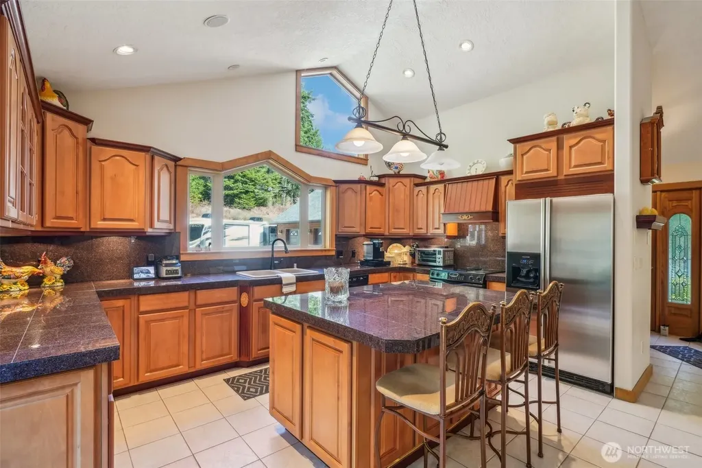 232 Upper Lakeview Road Underwood WA 98672