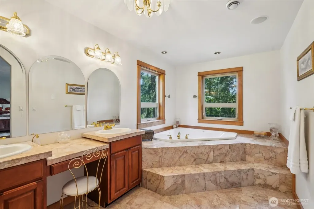 232 Upper Lakeview Road Underwood WA 98672