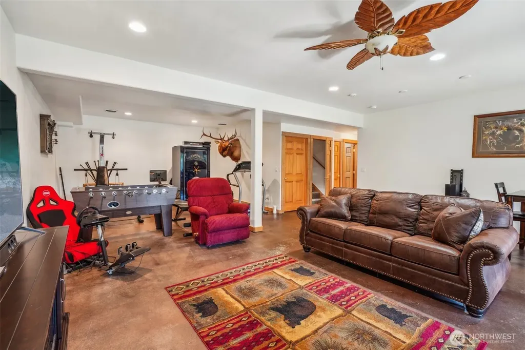 232 Upper Lakeview Road Underwood WA 98672