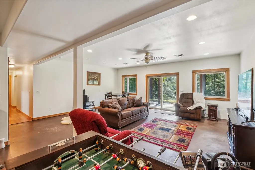 232 Upper Lakeview Road Underwood WA 98672