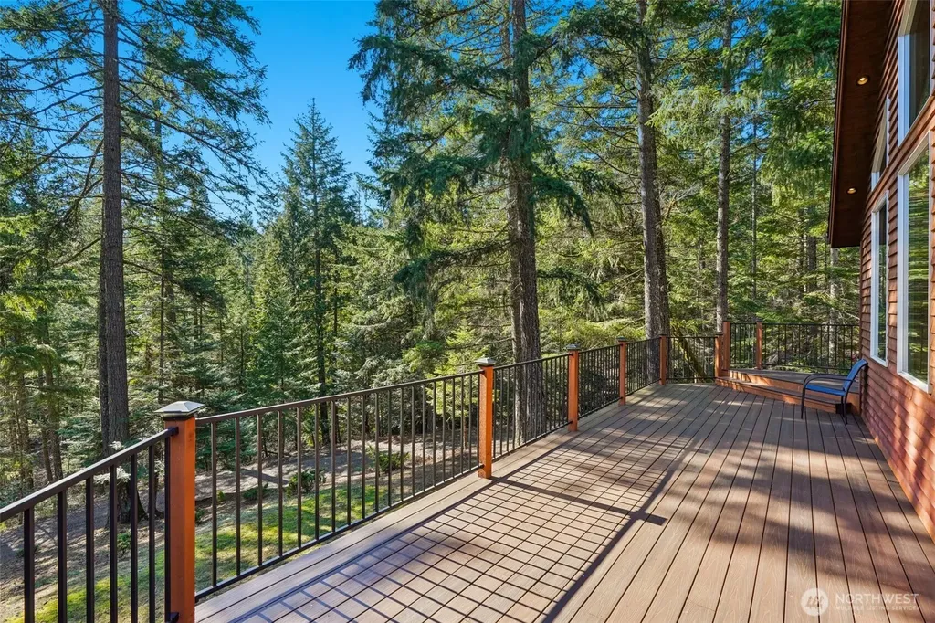 232 Upper Lakeview Road Underwood WA 98672