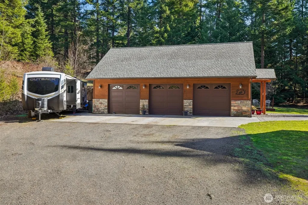 232 Upper Lakeview Road Underwood WA 98672
