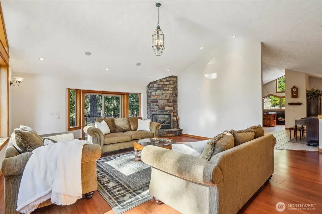 232 Upper Lakeview Road Underwood WA 98672