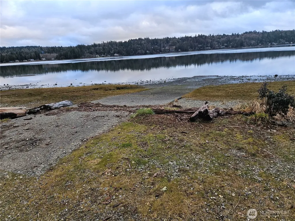 321 NE Barbara Boulevard Belfair WA 98528
