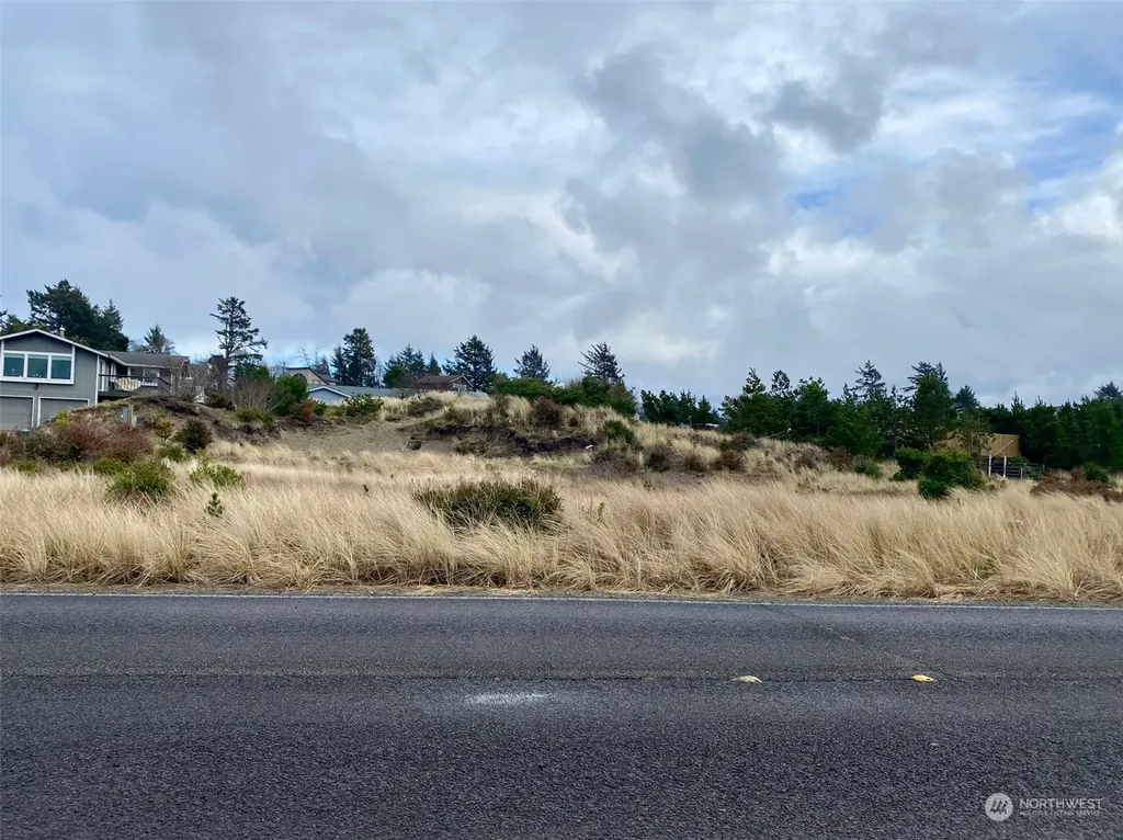802 347th Place Ocean Park WA 98640