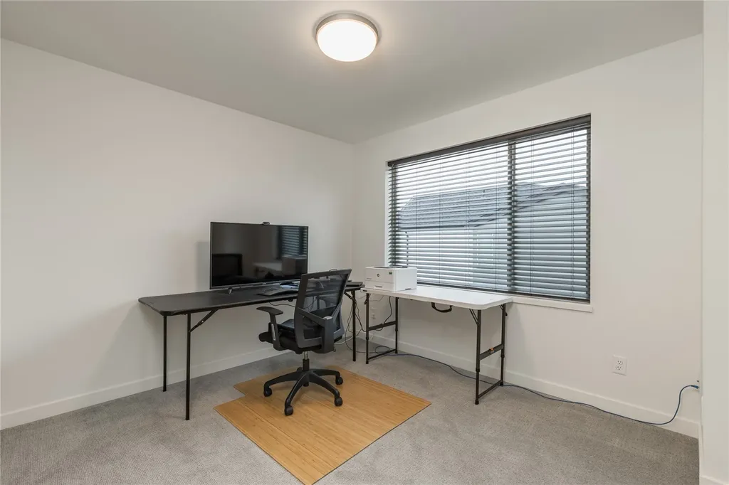 32779 Madrona Avenue SE Black Diamond WA 98010