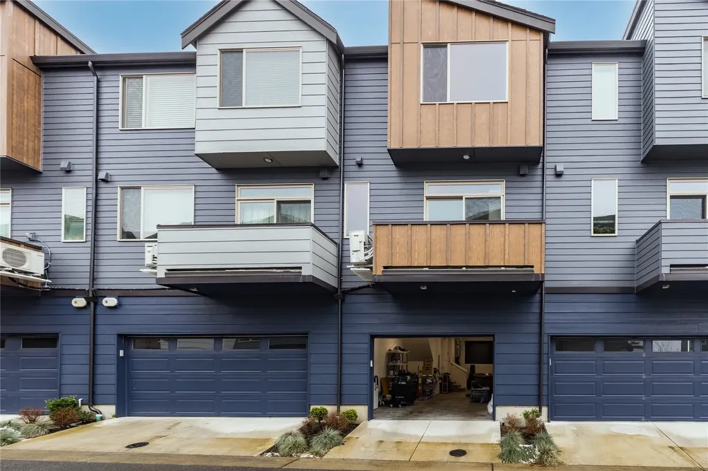 32779 Madrona Avenue SE Black Diamond WA 98010