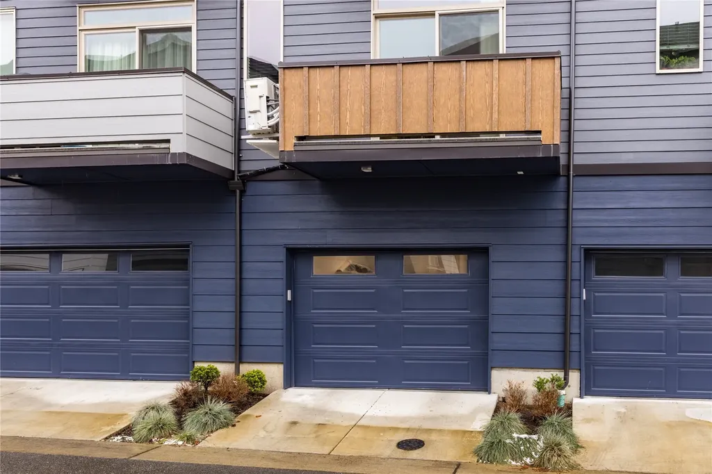 32779 Madrona Avenue SE Black Diamond WA 98010