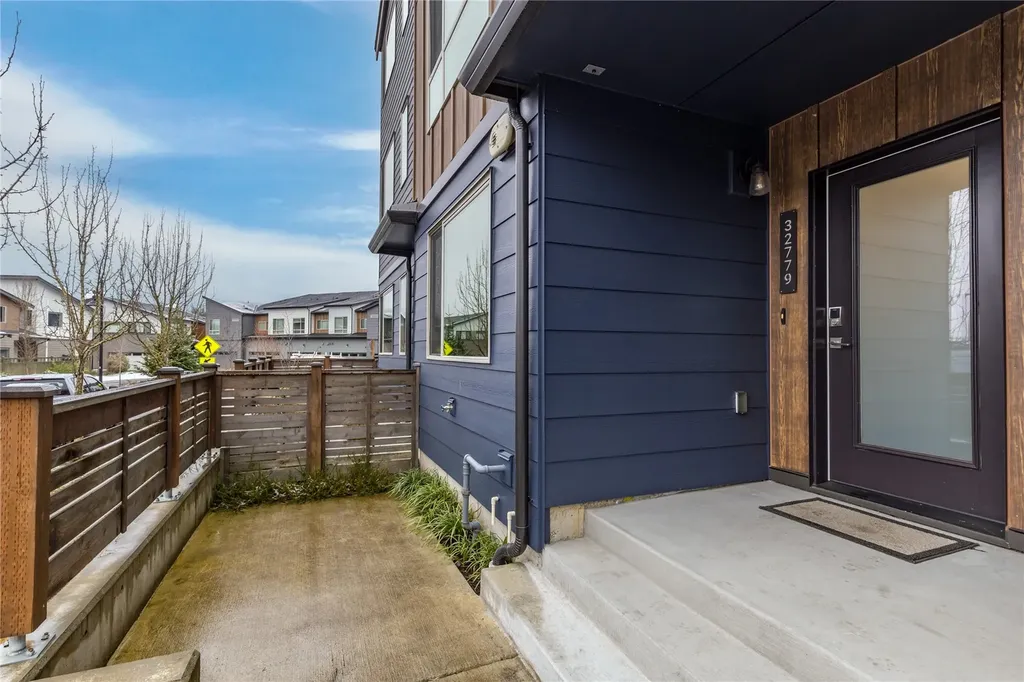 32779 Madrona Avenue SE Black Diamond WA 98010