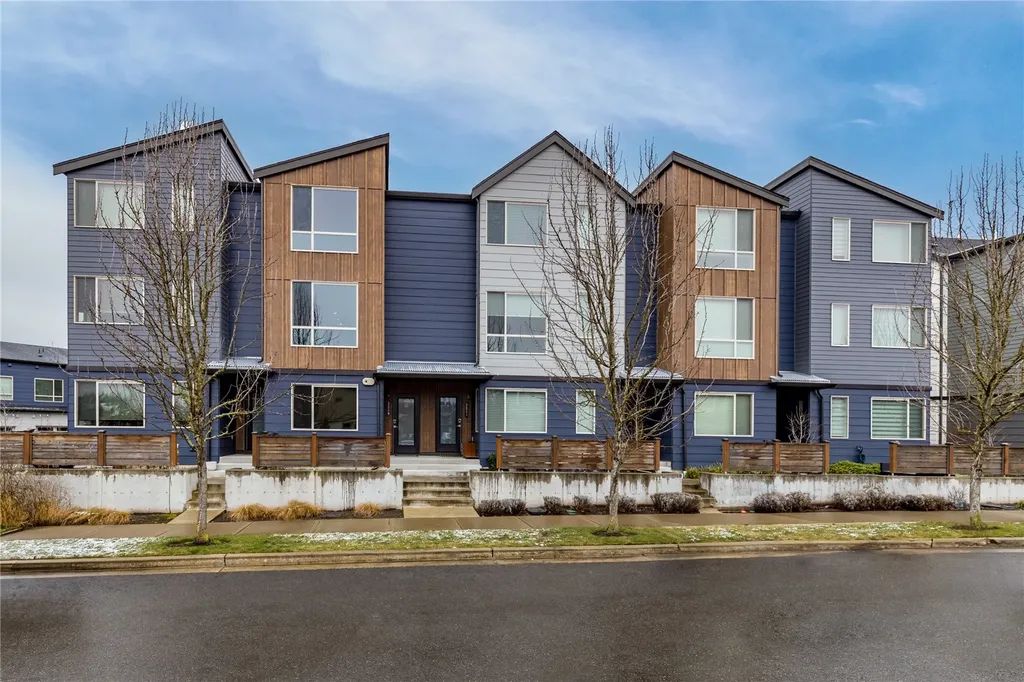 32779 Madrona Avenue SE Black Diamond WA 98010
