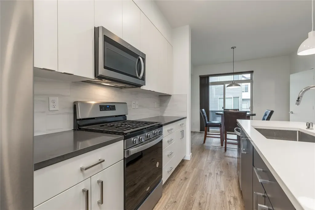 32779 Madrona Avenue SE Black Diamond WA 98010