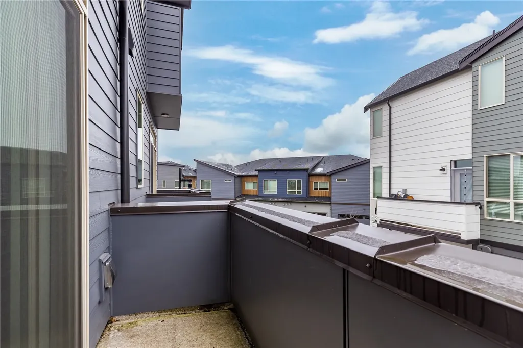 32779 Madrona Avenue SE Black Diamond WA 98010
