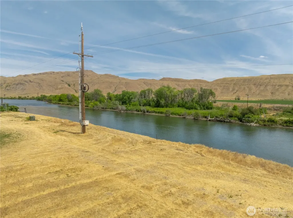 626 Monse River Road Brewster WA 98812