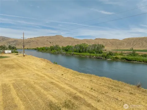 626 Monse River Road Brewster WA 98812