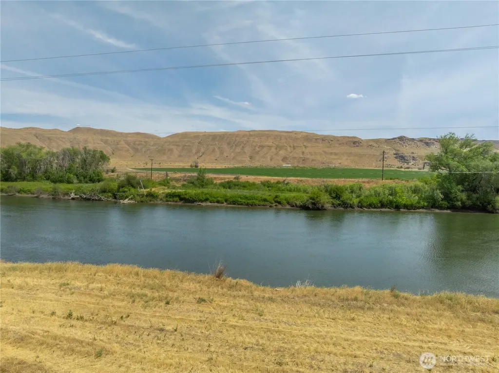 624 Monse River Road Brewster WA 98812