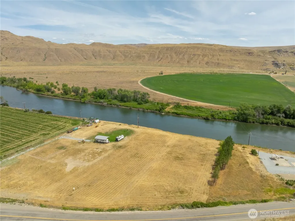 624 Monse River Road Brewster WA 98812