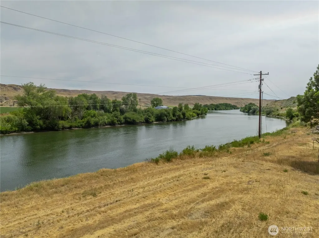 624 Monse River Road Brewster WA 98812