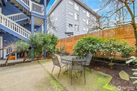 1709 18th Avenue Seattle WA 98122