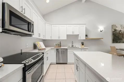 1709 18th Avenue Seattle WA 98122