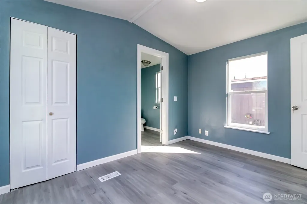 210 37th St SE Auburn WA 98002