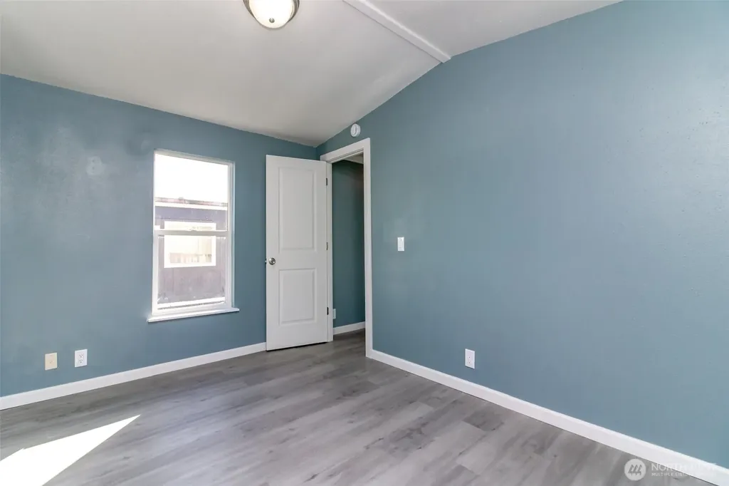 210 37th St SE Auburn WA 98002