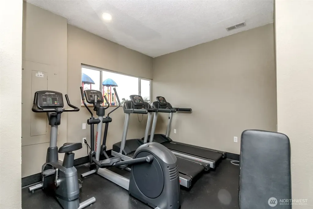 210 37th St SE Auburn WA 98002