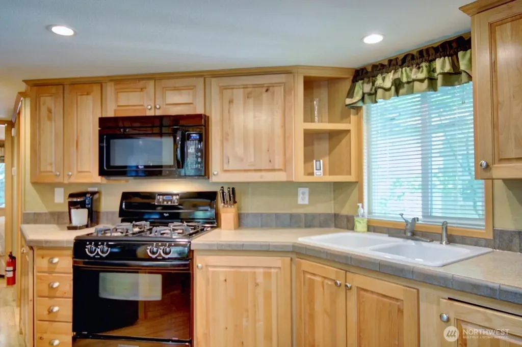 299 Schinn Canyon Drive Deming WA 98244