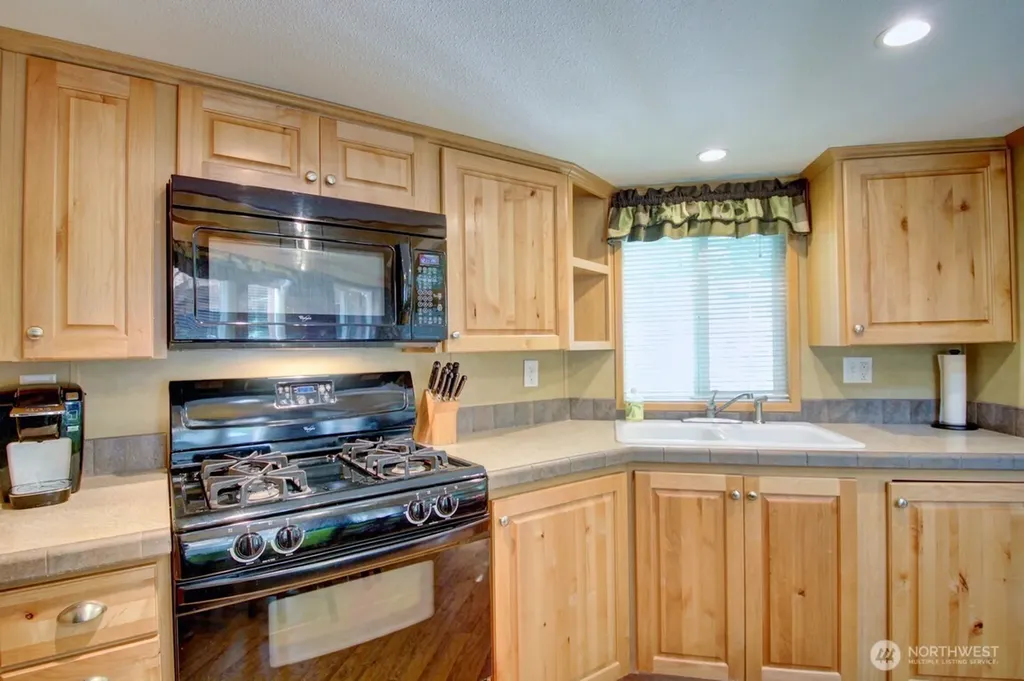 299 Schinn Canyon Drive Deming WA 98244