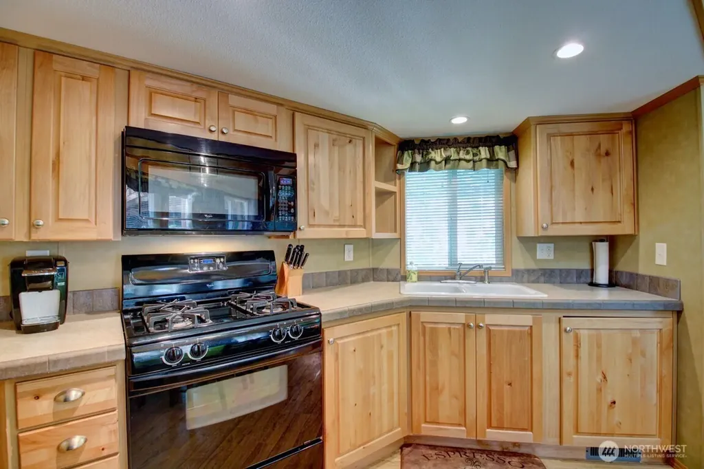 299 Schinn Canyon Drive Deming WA 98244