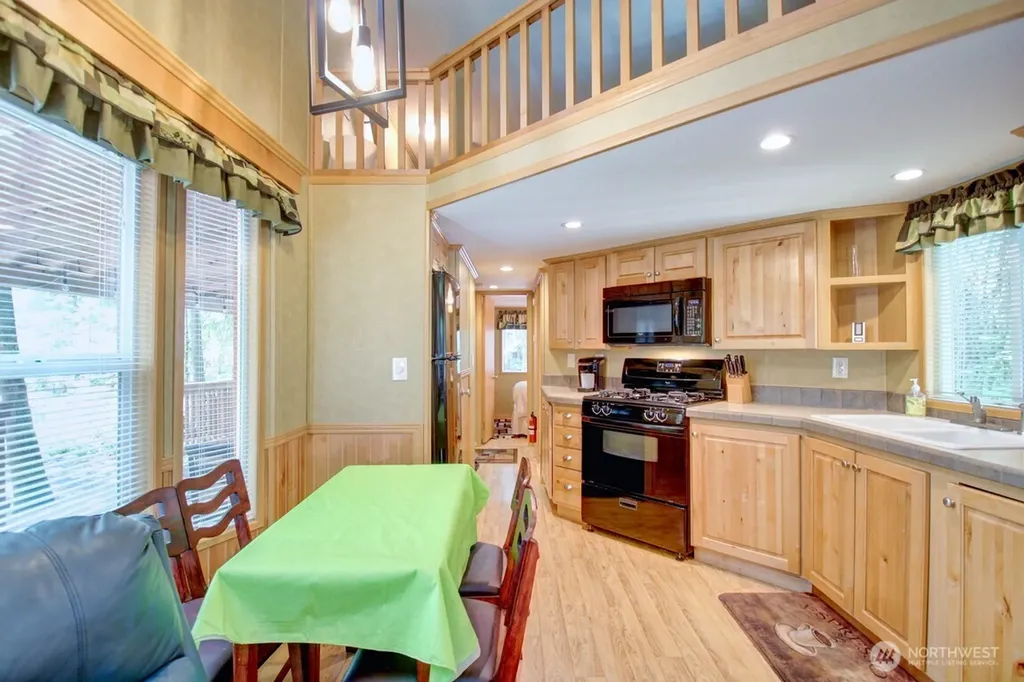 299 Schinn Canyon Drive Deming WA 98244
