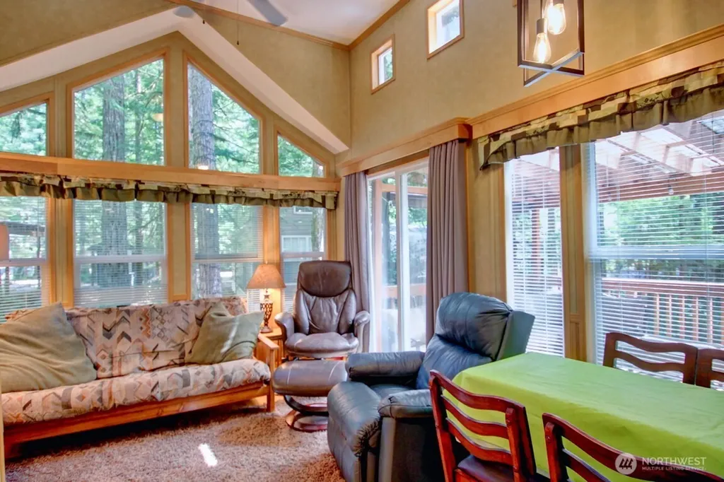 299 Schinn Canyon Drive Deming WA 98244