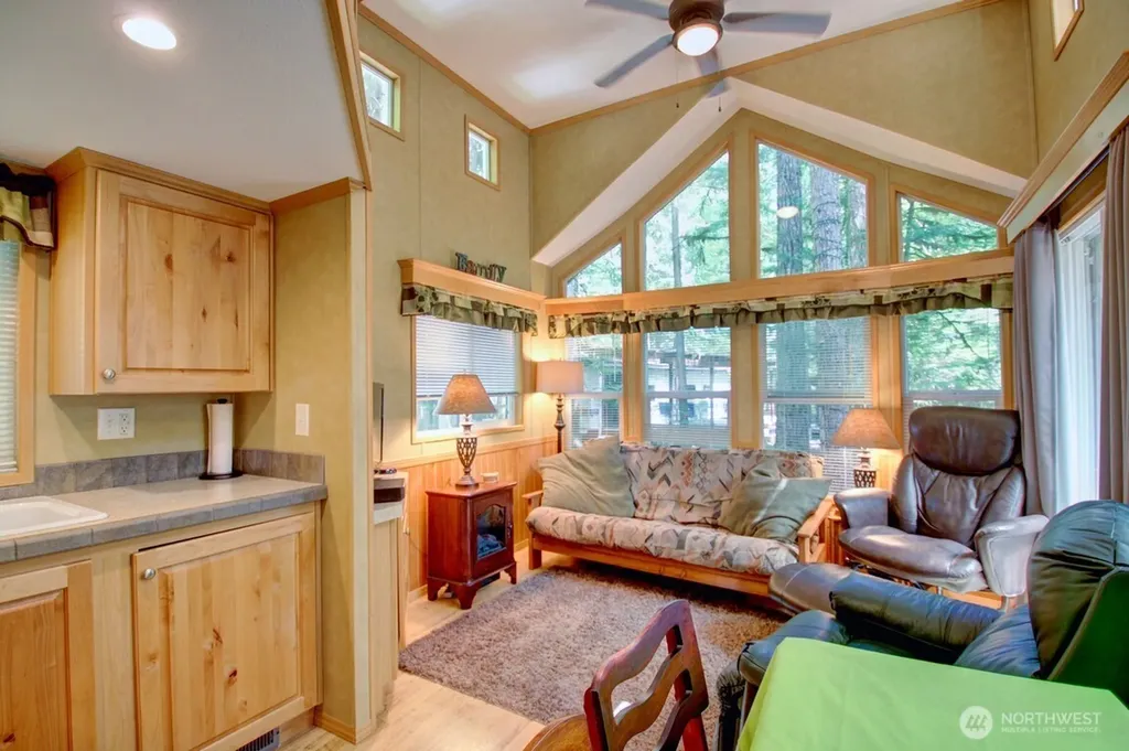 299 Schinn Canyon Drive Deming WA 98244