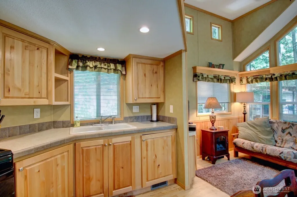 299 Schinn Canyon Drive Deming WA 98244