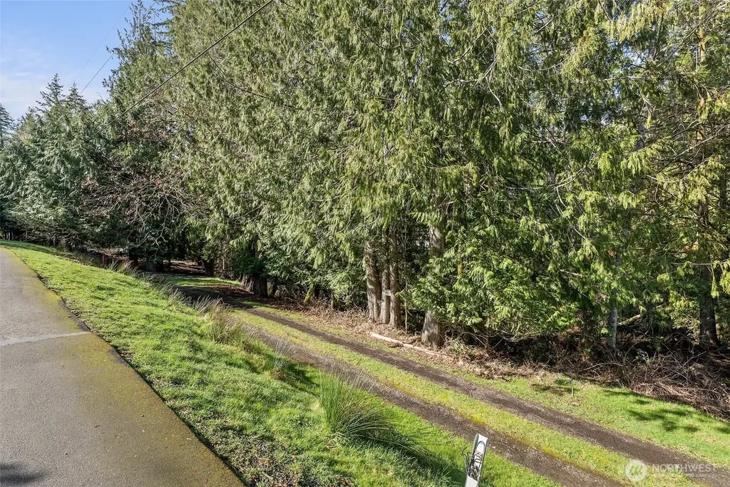 9821 Mariner Drive NW Olympia WA 98502