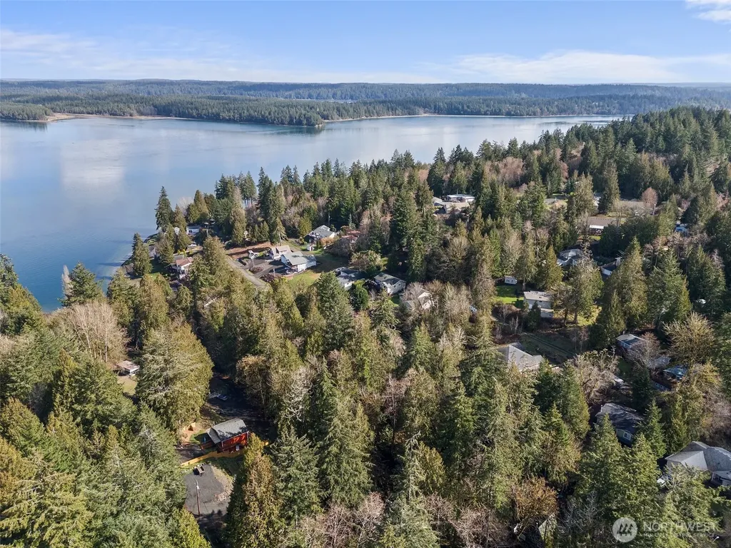 9821 Mariner Drive NW Olympia WA 98502