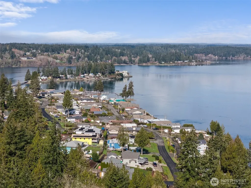 9821 Mariner Drive NW Olympia WA 98502