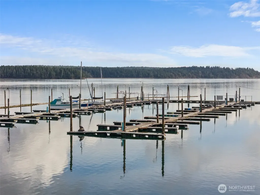 9821 Mariner Drive NW Olympia WA 98502