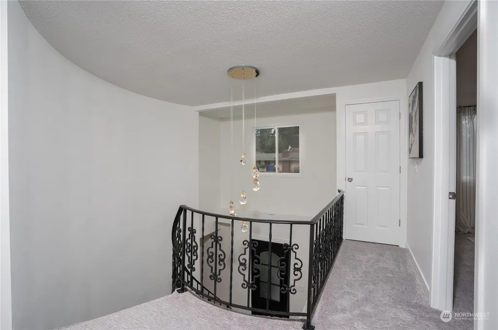 32520 30th Avenue SW Federal Way WA 98023