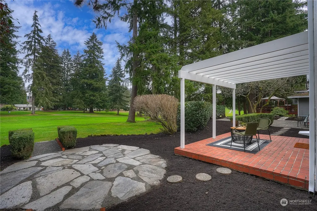 32520 30th Avenue SW Federal Way WA 98023