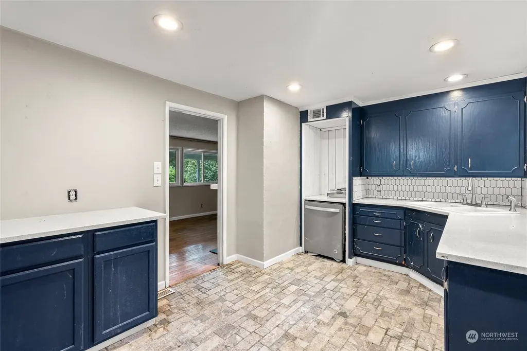 12624 Glenwood Avenue SW Lakewood WA 98499