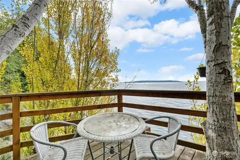 1705 Perkins Lane Seattle WA 98199