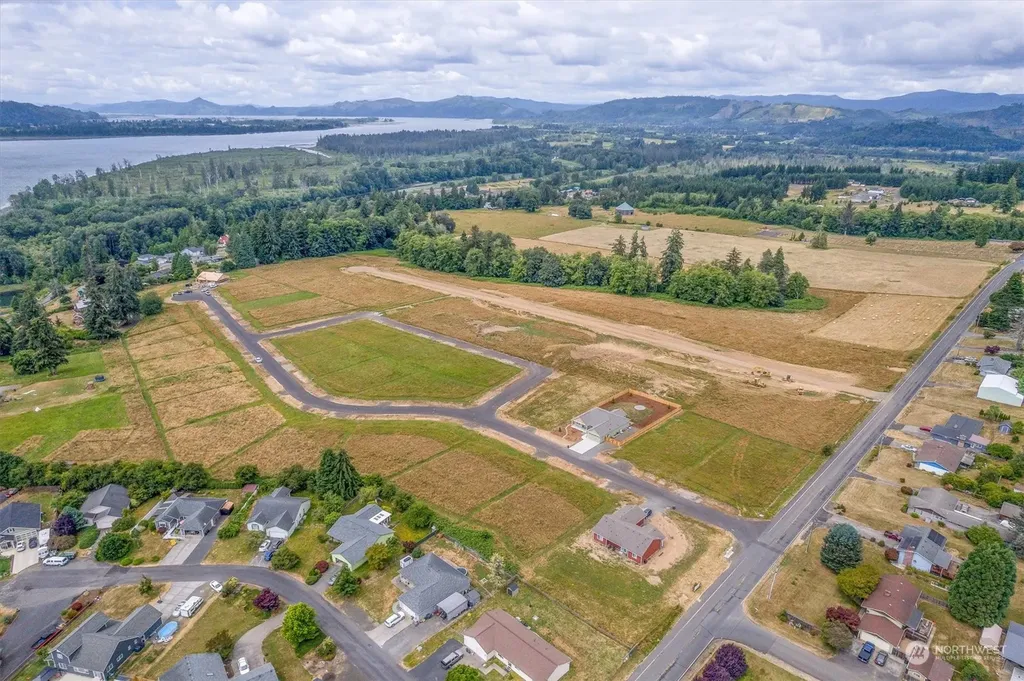 6 Sunnyfield Drive Cathlamet WA 98612